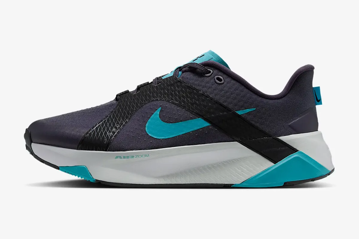 The men’s Nike Hybrid RN in Gridiron, Black, Light Silver and Dusty Cactus.